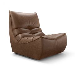 schuinaanzicht royale bruin leren 1-Zits 5000 van House of Dutchz. De fauteuil heeft een halvemaansvorm met horizontale stiksels en een verticaal stiksel.