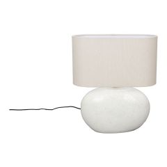 Hailey tafellamp van Dutchbone met een ovale, witte keramische basis en een beige stoffen lampenkap, geschikt voor elk interieur.