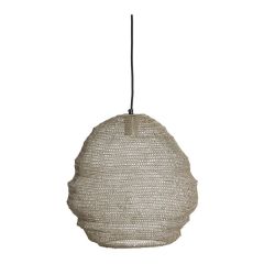 Hanglamp Anta met een handgeweven kap in een organische vorm, gemaakt van natuurlijk materiaal.